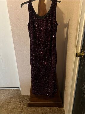Sequined Sleeveless Cocktail Dress - Deep Plum